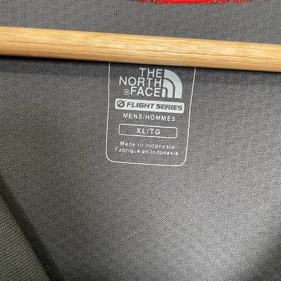 North Face Half Zip Long Sleeve Mock Neck Flight Series Vaporwick Gray Red XL - Picture 3 of 8